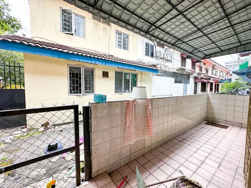 2-storey Terraced House for Sale in Petaling Jaya (Selangor) - Ahmad Ikhwan Arif - Exterior - PropertyGuru.com.my