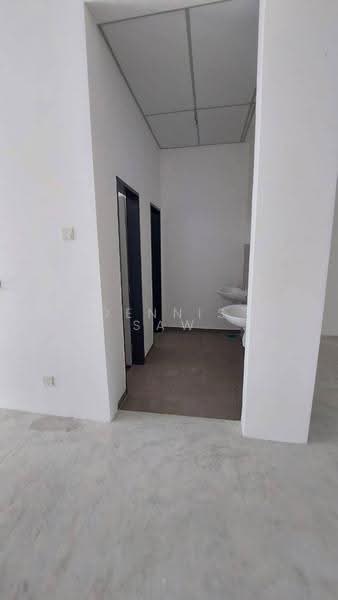 Kedai untuk Disewa di Bandar Tasik Puteri (Rawang) - Dennis Saw - Bathroom - PropertyGuru.com.my