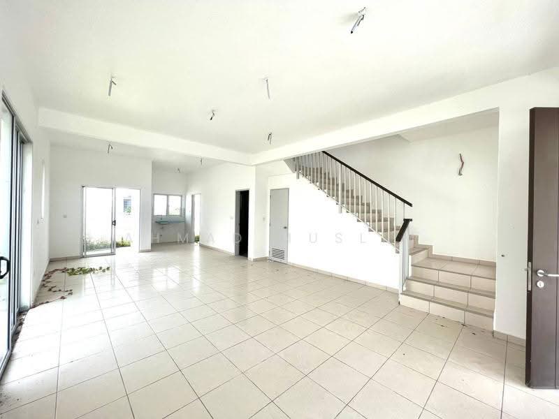 2-storey Terraced House for Sale in Setia Ecohill (Semenyih) - Ahmad Muslim - Living Room - PropertyGuru.com.my