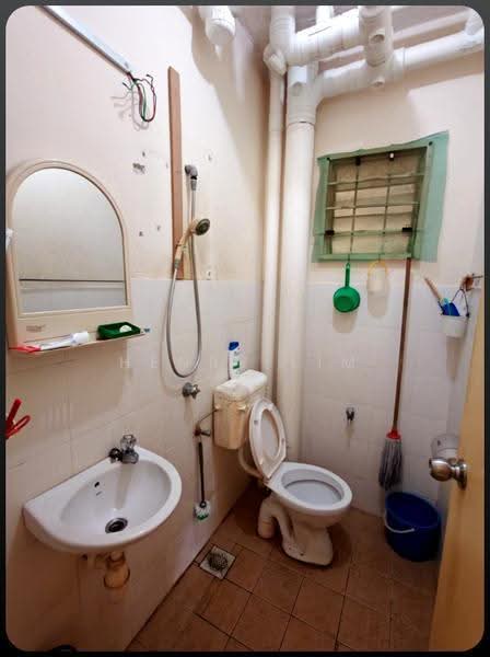Pangsapuri untuk Dijual di Permai Prima - Henry Lim - Bathroom - PropertyGuru.com.my