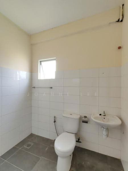 Rumah Teres 2-Tingkat untuk Disewa di Penampang (Sabah) - Joanne Lee - Bathroom - PropertyGuru.com.my