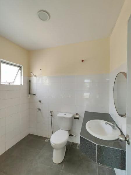 Rumah Teres 2-Tingkat untuk Disewa di Penampang (Sabah) - Joanne Lee - Bathroom - PropertyGuru.com.my