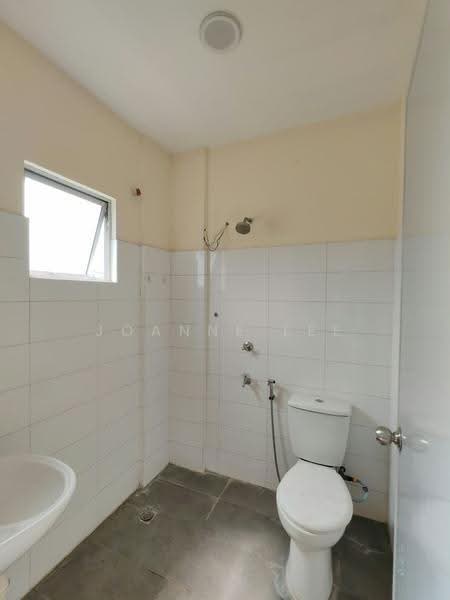 Rumah Teres 2-Tingkat untuk Disewa di Penampang (Sabah) - Joanne Lee - Bathroom - PropertyGuru.com.my