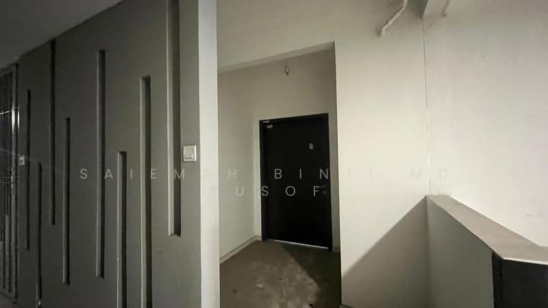 Kediaman Servis untuk Dijual di Emira Residence - SAIEMAH BINTI MD YUSOF - Corridor - PropertyGuru.com.my