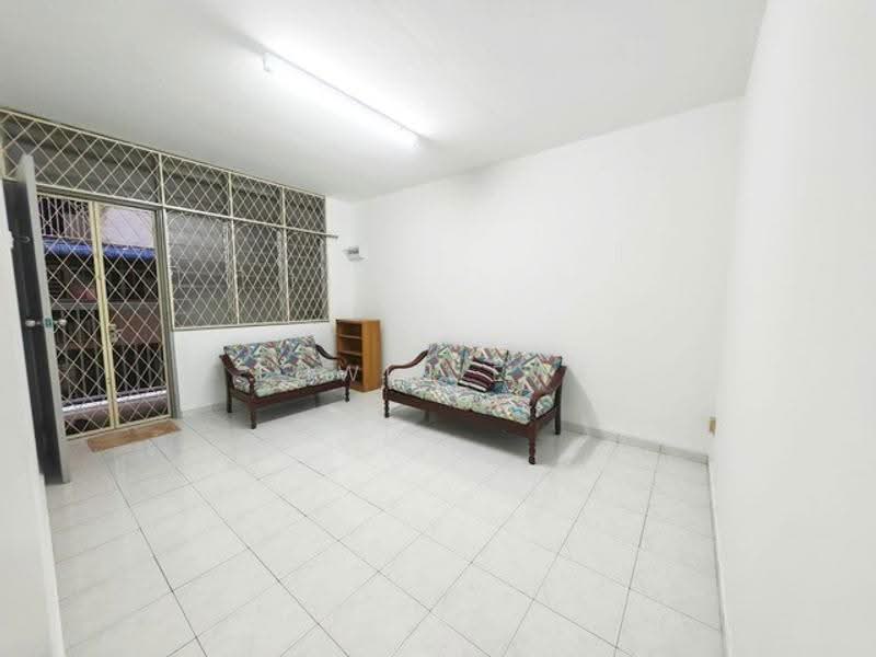 Flat for Rent at Taman Seri Damai - Edwin Ewe - Living Room - PropertyGuru.com.my