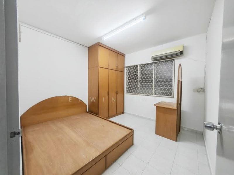 Flat for Rent at Taman Seri Damai - Edwin Ewe - Bedroom - PropertyGuru.com.my
