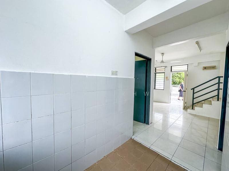 Rumah Teres 2-Tingkat untuk Dijual di Taman Salak Perdana (Dengkil) - Ahmad Ikhwan Arif - Entrance - PropertyGuru.com.my