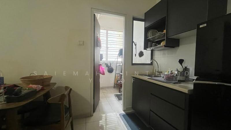 Service Residence for Sale at Seasons Garden Residences - SAIEMAH BINTI MD YUSOF - Kitchen - PropertyGuru.com.my
