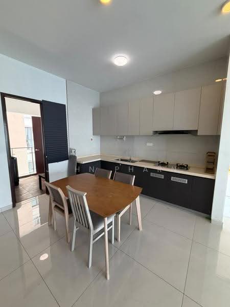 Condominium for Rent at Royal Strand @ Country Garden Danga Bay - John Pharn - Kitchen - PropertyGuru.com.my