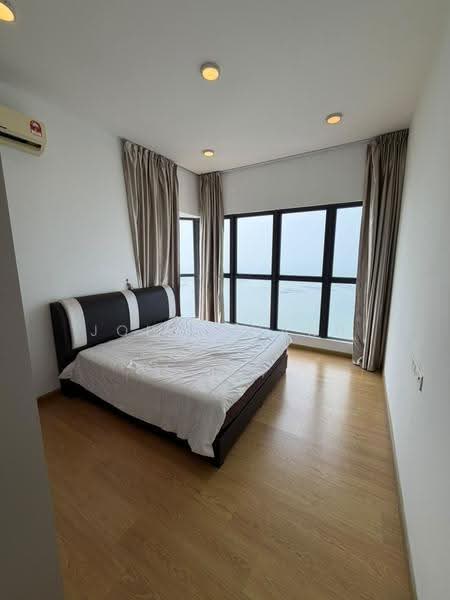 Condominium for Rent at Royal Strand @ Country Garden Danga Bay - John Pharn - Bedroom - PropertyGuru.com.my
