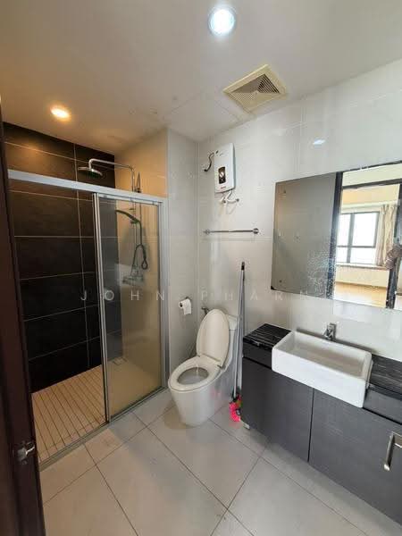 Condominium for Rent at Royal Strand @ Country Garden Danga Bay - John Pharn - Bathroom - PropertyGuru.com.my