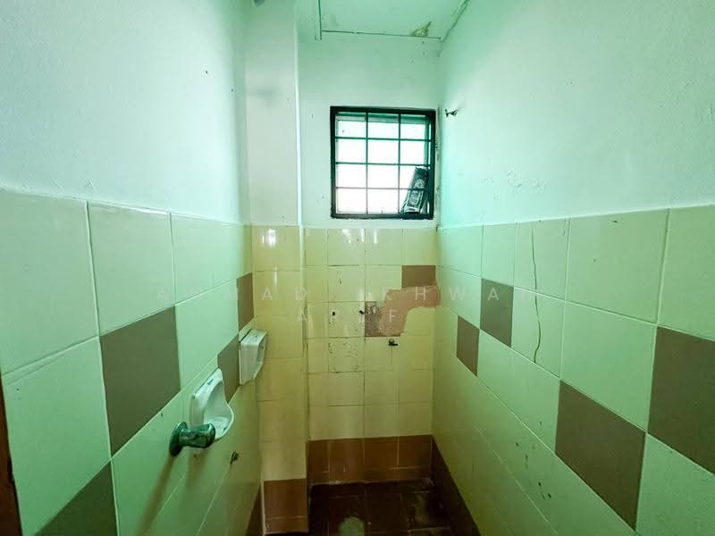 2-storey Terraced House for Sale in Taman Kajang Prima (Kajang) - Ahmad Ikhwan Arif - Bathroom - PropertyGuru.com.my