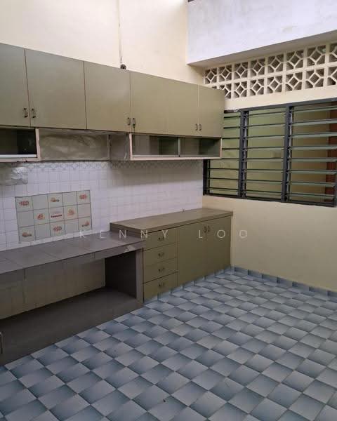 1-storey Terraced House for Rent in Taman Air Putih (Kuantan) - Kenny Loo - Kitchen - PropertyGuru.com.my