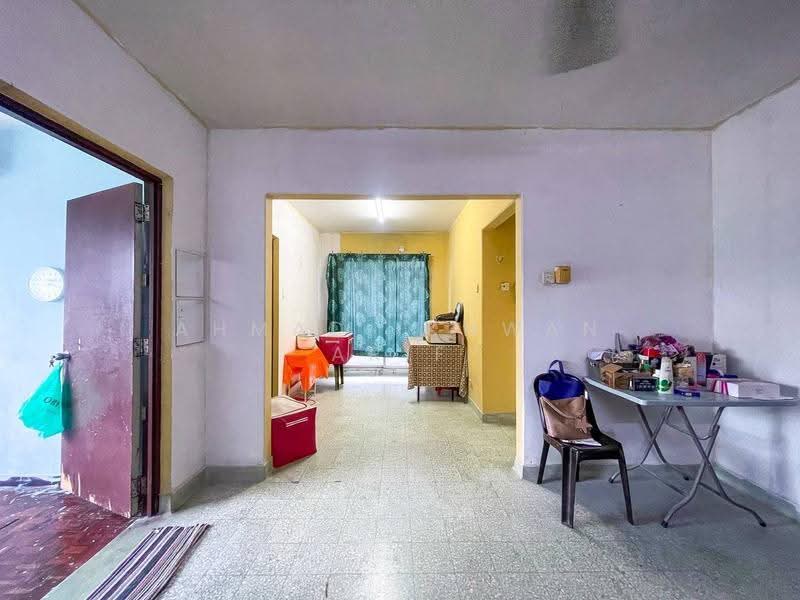 Rumah Flat untuk Dijual di Menara Sri Jati - Ahmad Ikhwan Arif - Living Room - PropertyGuru.com.my