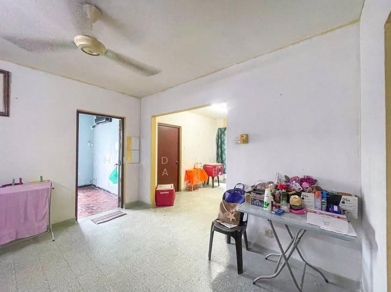 Rumah Flat untuk Dijual di Menara Sri Jati - Ahmad Ikhwan Arif - Living Room - PropertyGuru.com.my
