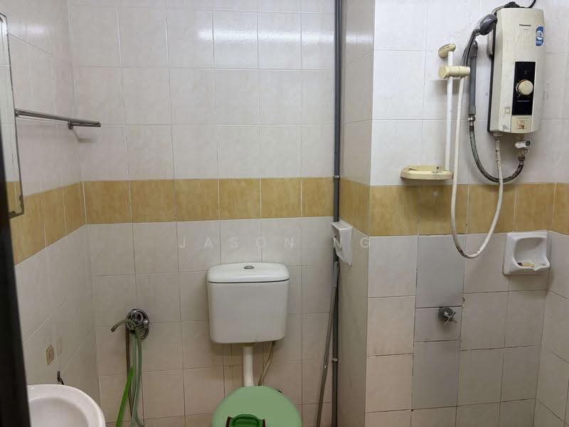 Pangsapuri untuk Disewa di Pangsapuri Indahria - Jason Ng - Bathroom - PropertyGuru.com.my