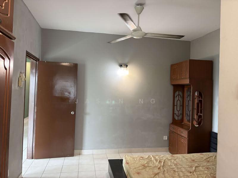Pangsapuri untuk Disewa di Pangsapuri Indahria - Jason Ng - Bedroom - PropertyGuru.com.my