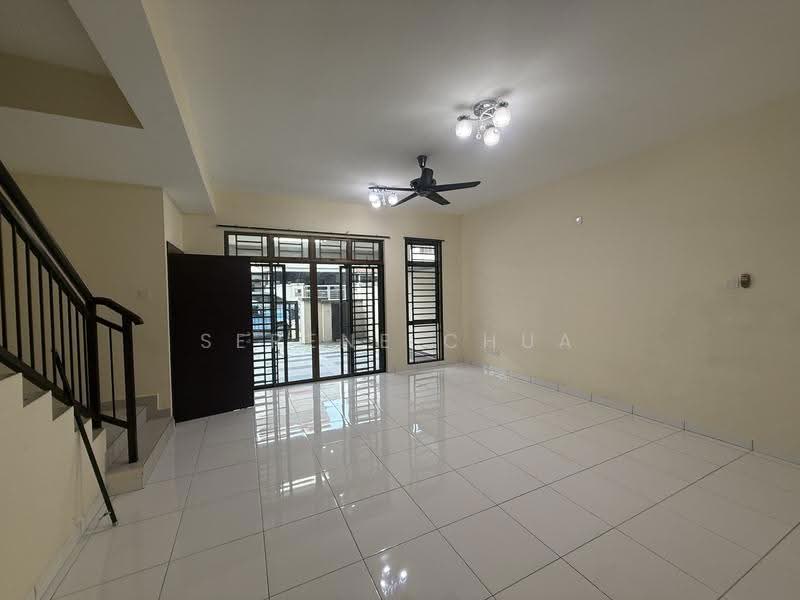 2-storey Terraced House for Rent in Bandar Dato Onn (Tebrau) - Serene Chua - Living Room - PropertyGuru.com.my