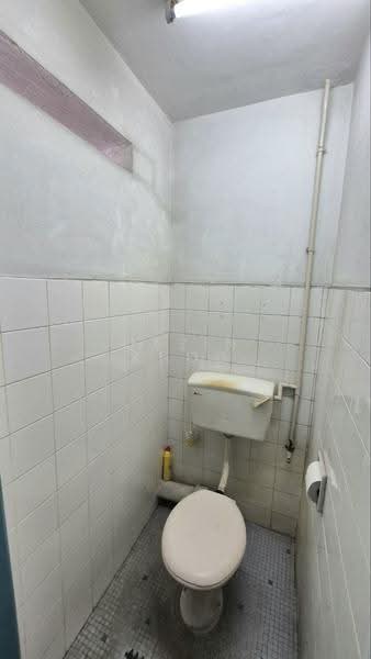 Rumah Teres 1-Tingkat untuk Disewa di Taman Canning (Ipoh) - Qazin Khoo - Bathroom - PropertyGuru.com.my