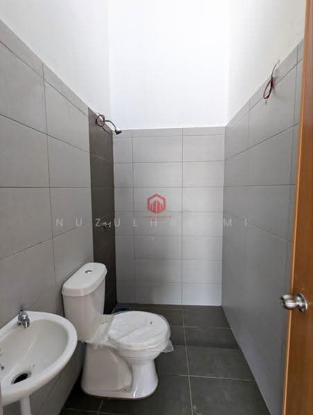 1-storey Terraced House for Sale in Bangi (Selangor) - NUZULHAKIMI . - Bathroom - PropertyGuru.com.my