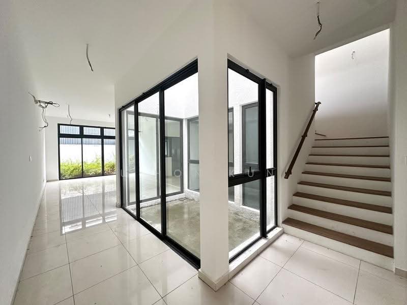 Rumah Kluster untuk Dijual di Sunway Iskandar (Iskandar Puteri (Nusajaya)) - U Hon Kun - Entrance - PropertyGuru.com.my