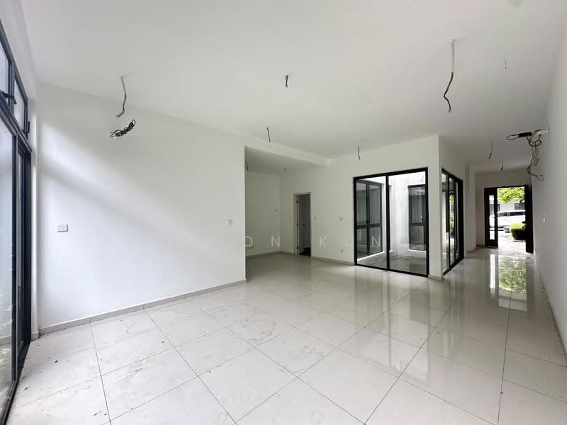 Rumah Kluster untuk Dijual di Sunway Iskandar (Iskandar Puteri (Nusajaya)) - U Hon Kun - Living Room - PropertyGuru.com.my