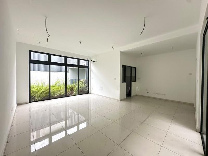 Rumah Kluster untuk Dijual di Sunway Iskandar (Iskandar Puteri (Nusajaya)) - U Hon Kun - Living Room - PropertyGuru.com.my