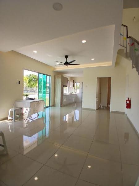 2-storey Terraced House for Sale in Semenyih (Selangor) - Mahathir Abdul Jabar - Living Room - PropertyGuru.com.my