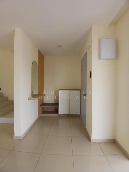 2-storey Terraced House for Sale in Semenyih (Selangor) - Mahathir Abdul Jabar - Entrance - PropertyGuru.com.my