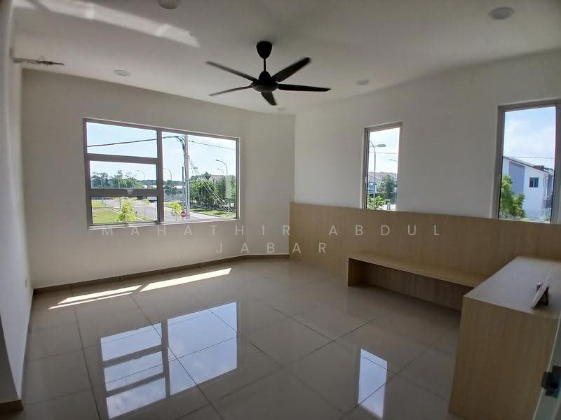 2-storey Terraced House for Sale in Semenyih (Selangor) - Mahathir Abdul Jabar - Living Room - PropertyGuru.com.my