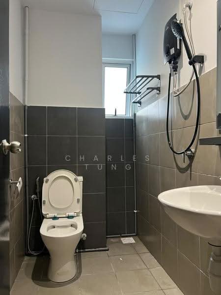 Pangsapuri untuk Disewa di Residensi Akasia Jubilee - Charles Tung - Bathroom - PropertyGuru.com.my
