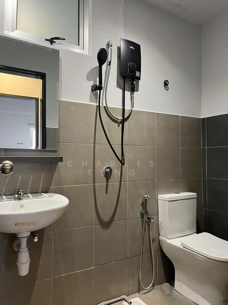 Pangsapuri untuk Disewa di Residensi Akasia Jubilee - Charles Tung - Bathroom - PropertyGuru.com.my