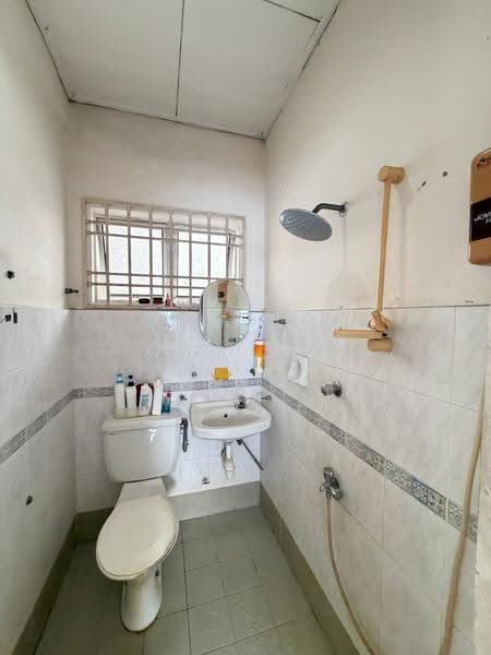 Apartment for Sale at Bayu Puteri 2 - Ong Lih Shyan - Bathroom - PropertyGuru.com.my