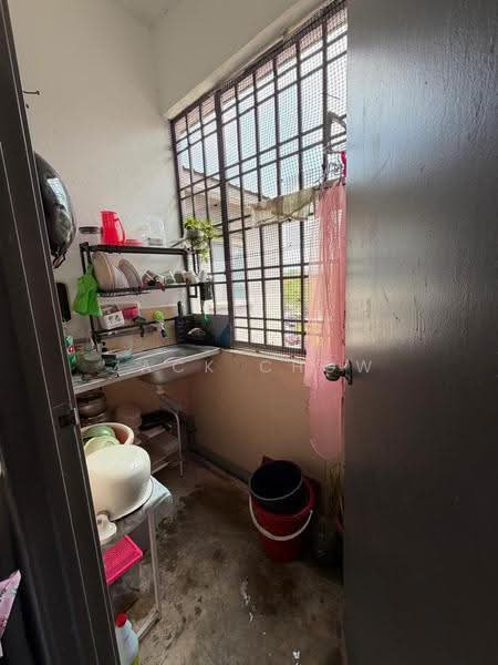 Flat for Sale at Flat Taman Pelangi Indah - Zack Chow - Kitchen - PropertyGuru.com.my