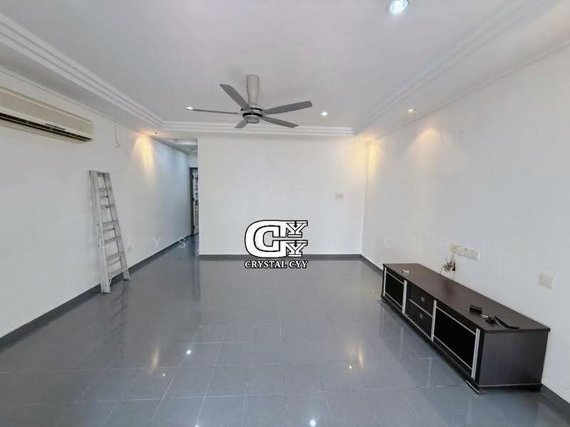3-storey Terraced House for Sale in Sungai Ara (Penang) - Crystal Choong - Living Room - PropertyGuru.com.my