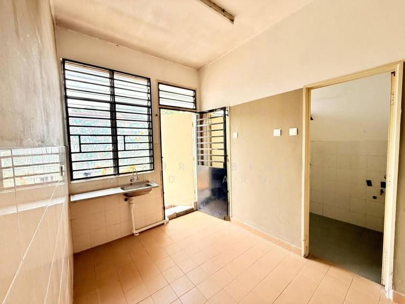1-storey Terraced House for Sale in Senawang (Negeri Sembilan) - Maizura binti Mohd Darus - Kitchen - PropertyGuru.com.my