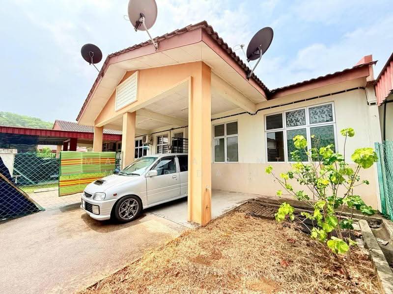 1-storey Terraced House for Sale in Senawang (Negeri Sembilan) - Maizura binti Mohd Darus - Exterior - PropertyGuru.com.my