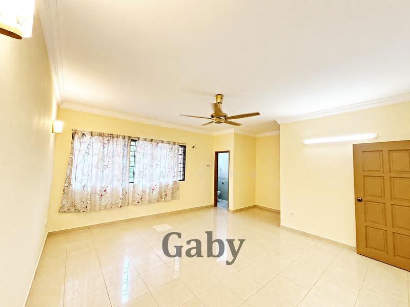 Rumah Teres 2-Tingkat untuk Dijual di Taman Seri Taming (Cheras) - Gaby Ng - Living Room - PropertyGuru.com.my