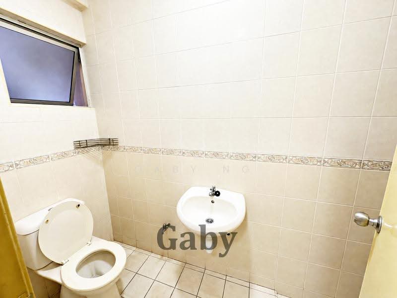 Rumah Teres 2-Tingkat untuk Dijual di Taman Seri Taming (Cheras) - Gaby Ng - Bathroom - PropertyGuru.com.my