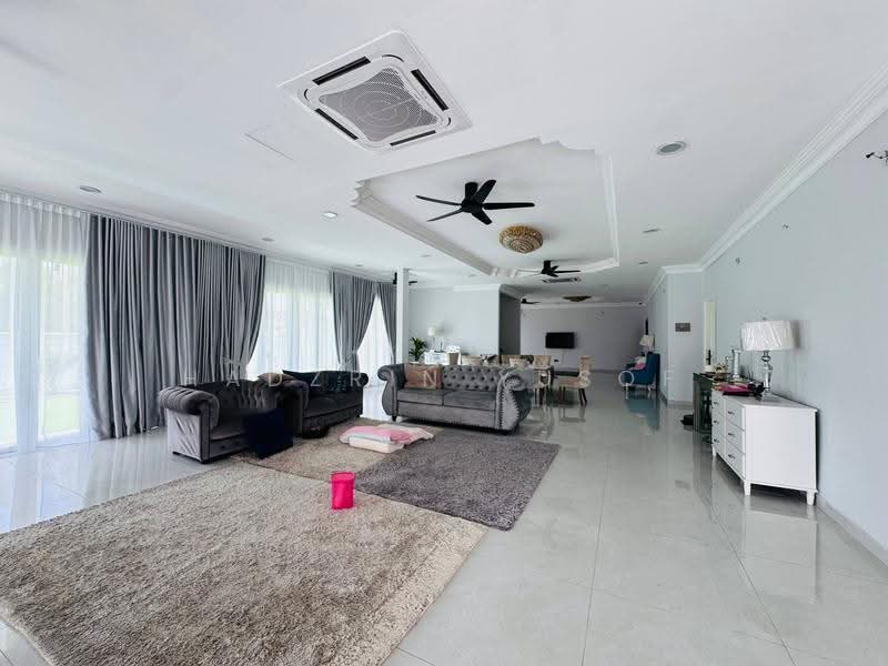 Rumah Banglo untuk Dijual di Seksyen 6 (Shah Alam) - HADZRIN YUSOF - Living Room - PropertyGuru.com.my