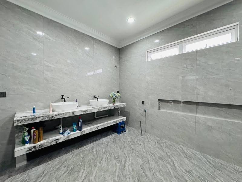 Rumah Banglo untuk Dijual di Seksyen 6 (Shah Alam) - HADZRIN YUSOF - Bathroom - PropertyGuru.com.my