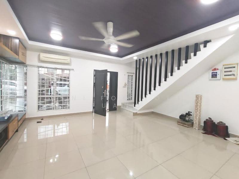 Cluster House for Rent in Setia Alam (Selangor) - Veni Foo Yoke Fuang - Living Room - PropertyGuru.com.my