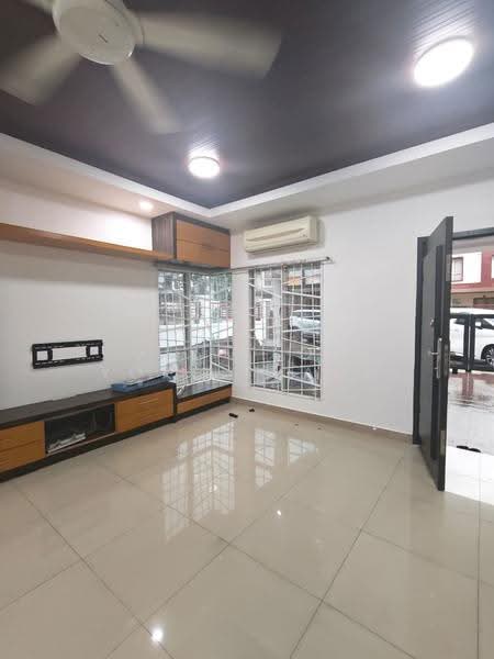 Cluster House for Rent in Setia Alam (Selangor) - Veni Foo Yoke Fuang - Living Room - PropertyGuru.com.my