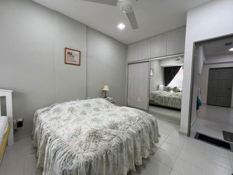 2.5-storey Terraced House for Sale in Taman Damai Utama (Bandar Kinrara) - Kent Lai - Bedroom - PropertyGuru.com.my