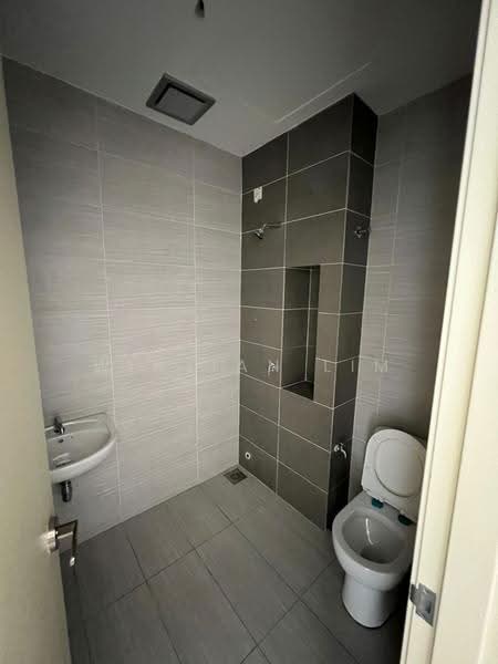 Rumah Teres 2-Tingkat untuk Disewa di Bandar Sunsuria (Sepang) - Winjian Lim - Bathroom - PropertyGuru.com.my