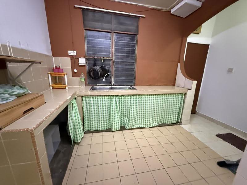 1-storey Terraced House for Rent in Bandar Kinrara Seksyen 1 (Bandar Kinrara) - Joey Wong - Kitchen - PropertyGuru.com.my