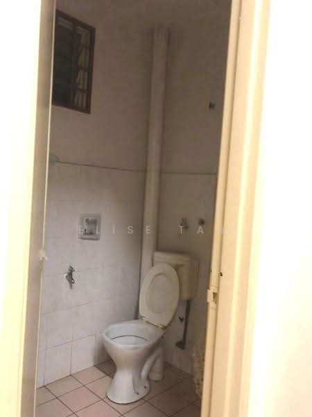 2-storey Terraced House for Rent in Bandar Putra Permai (Seri Kembangan) - Elise Tan - Bathroom - PropertyGuru.com.my