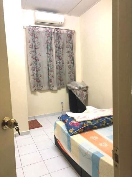 2-storey Terraced House for Rent in Bandar Putra Permai (Seri Kembangan) - Elise Tan - Bedroom - PropertyGuru.com.my