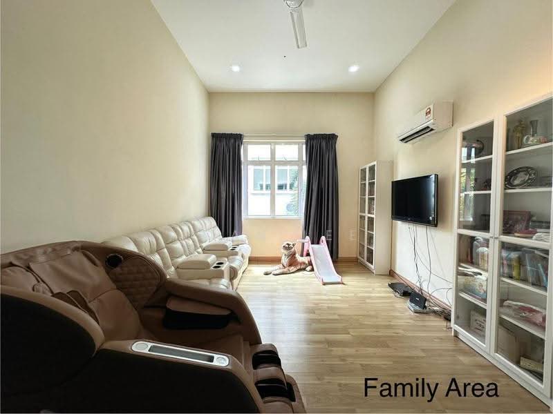 Rumah Berkembar untuk Dijual di Taman Equine (Seri Kembangan) - Joan Lee - Living Room - PropertyGuru.com.my