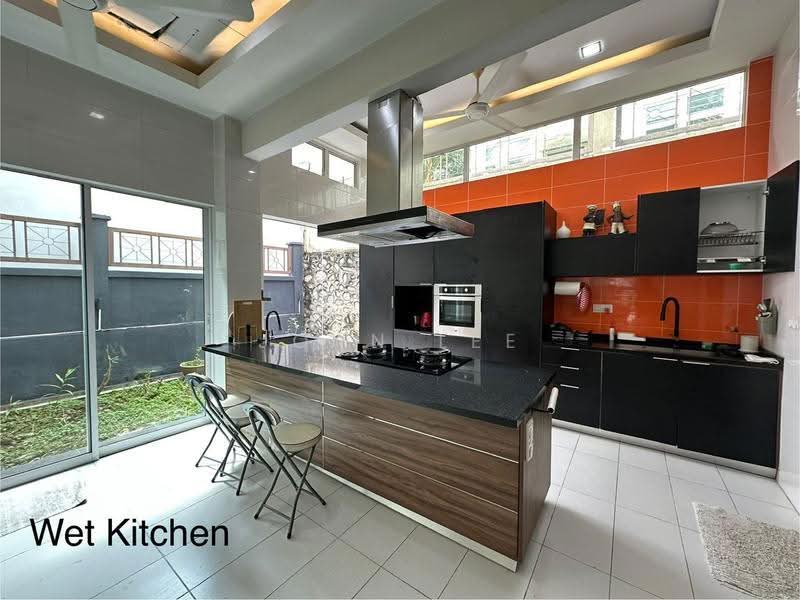 Rumah Berkembar untuk Dijual di Taman Equine (Seri Kembangan) - Joan Lee - Kitchen - PropertyGuru.com.my
